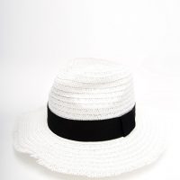 Bílý slaměný klobouk