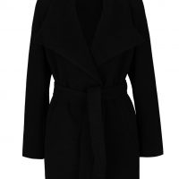 Černý kabát s páskem
