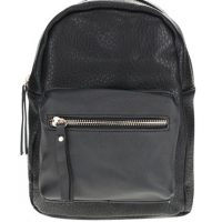Černý koženkový batoh